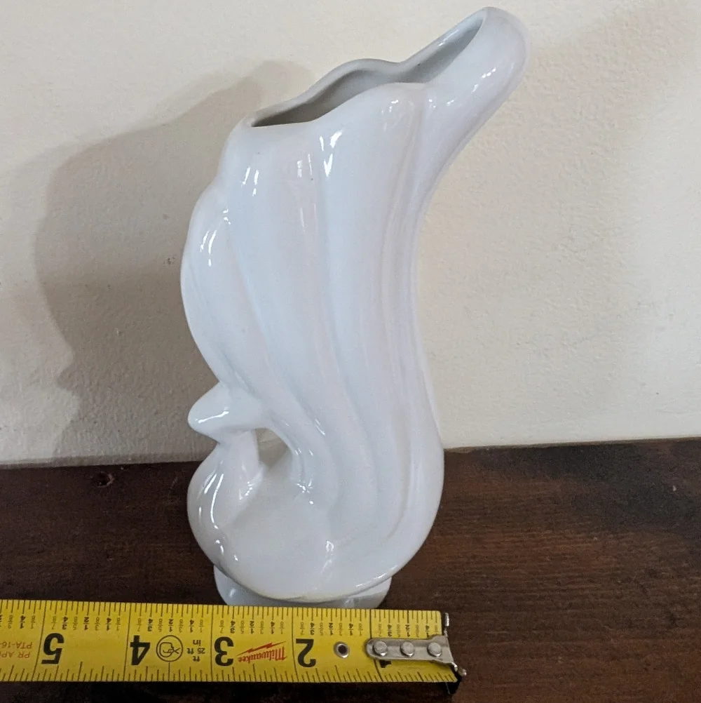 Vintage White Ceramic Swan Vase Victorian CottageCore Farmhouse Decor Aesthetic